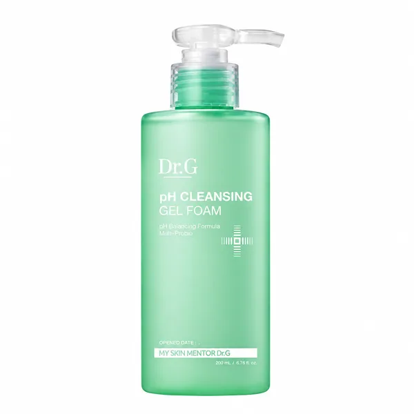 Dr.G pH Cleansing Gel Foam, botella verde menta con dosificador sobre fondo blanco