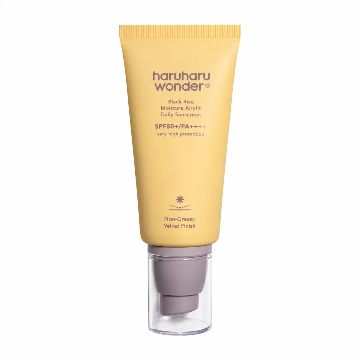 haruharu wonder Black Rice Moisture Airyfit Daily Sunscreen SPF50+ PA++++, tubo amarillo con dosificador cerrado sobre fondo blanco